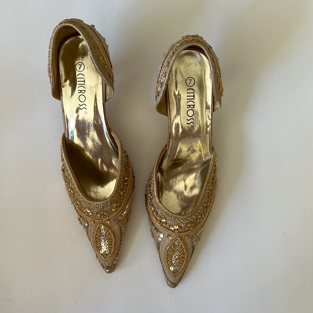 New Citicross Shoes, Gold Sequence Pumps, 7
